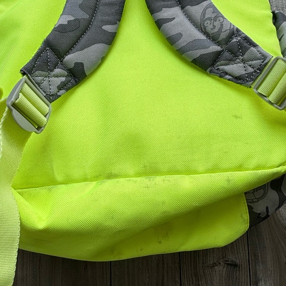 GAP Star Wars Matching Backpack and Lunchbox in Grey and Neon Yellow - Picture 2 of 9